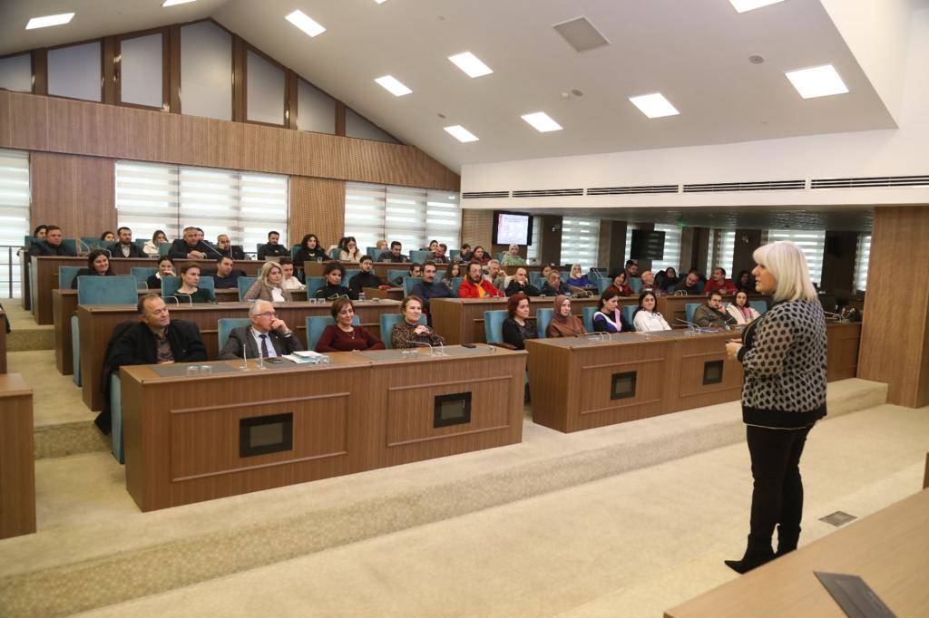 BÜYÜKŞEHİR PERSONELLERİNE “ETKİLİ İLETİŞİM” SEMİNERİ DÜZENLENDİ